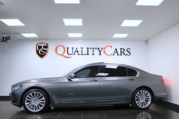 BMW 750Li 2 of 5