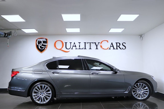 BMW 750Li 4 of 5