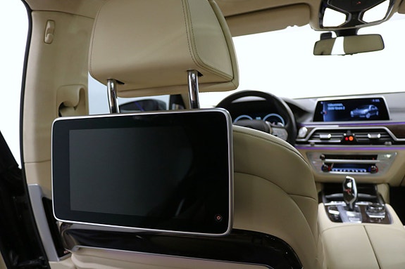 BMW 750Li 17 of 29