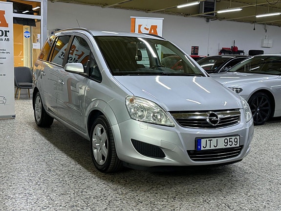 Opel Zafira 2 of 5