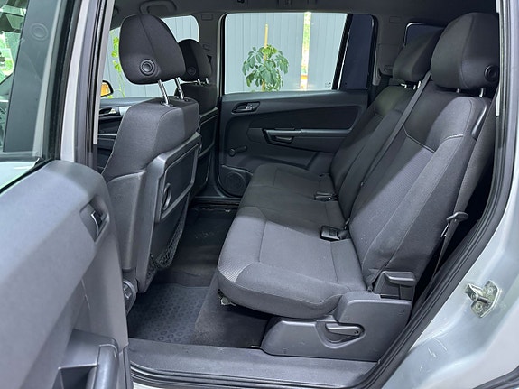 Opel Zafira 19 of 24