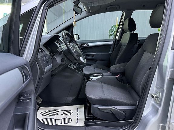 Opel Zafira 16 of 24
