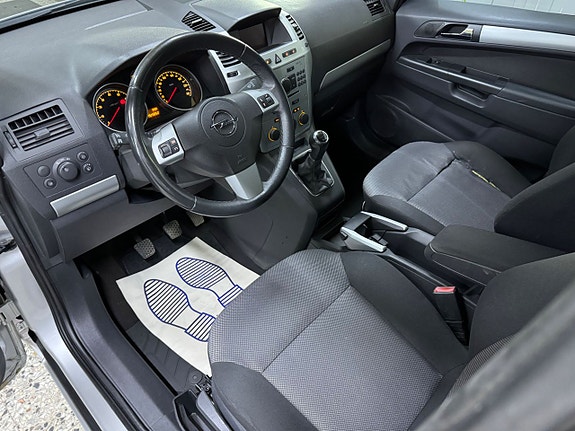 Opel Zafira 11 of 24