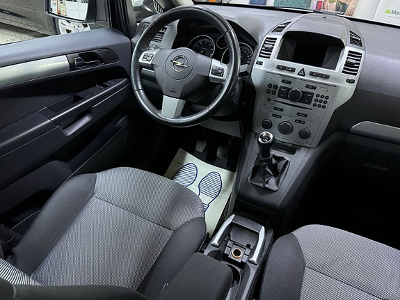 Opel Zafira 10 of 24
