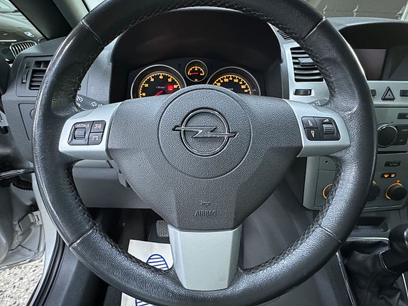 Opel Zafira 15 of 24