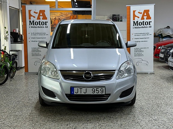 Opel Zafira 3 of 5
