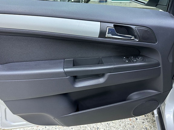 Opel Zafira 23 of 24