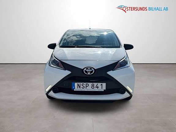Toyota Aygo 2 of 5