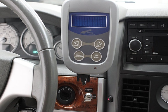 Chrysler Town & Country 12 of 17