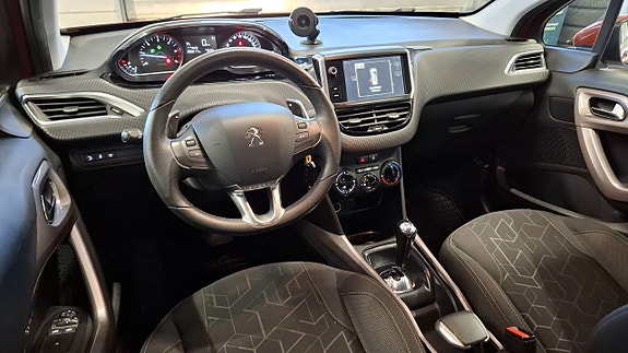 Peugeot 2008 3 of 5