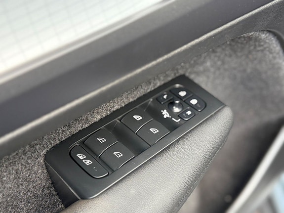 Volvo XC40 14 of 27