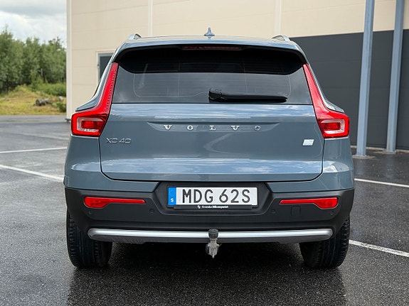 Volvo XC40 8 of 27