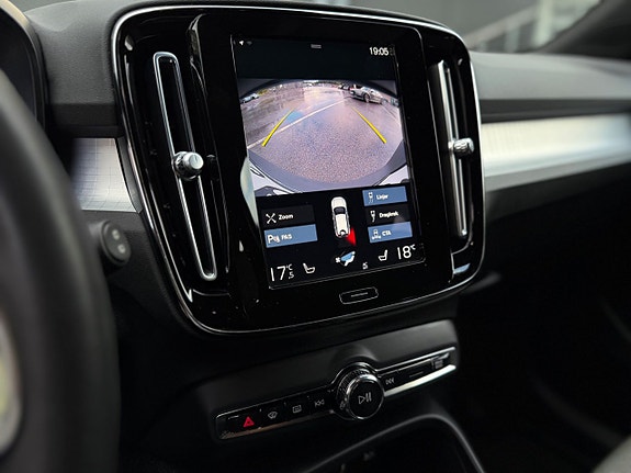 Volvo XC40 24 of 27