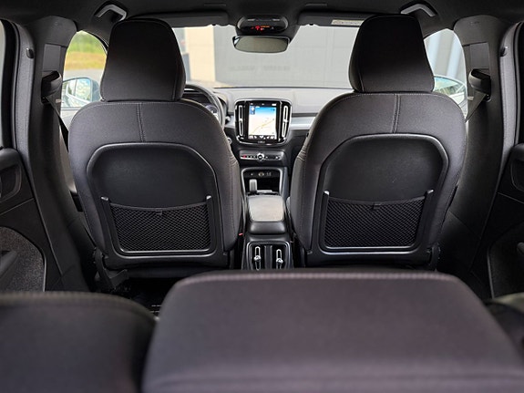 Volvo XC40 18 of 27