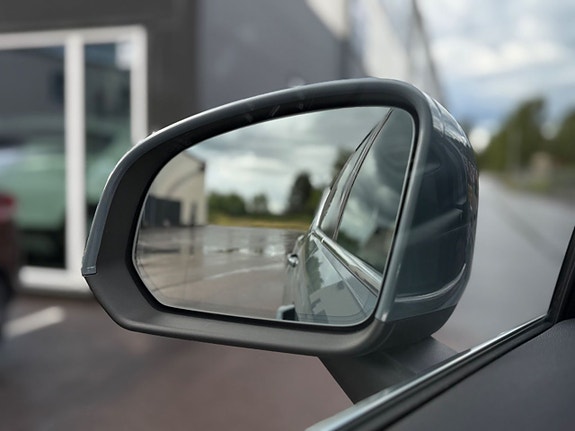 Volvo XC40 12 of 27