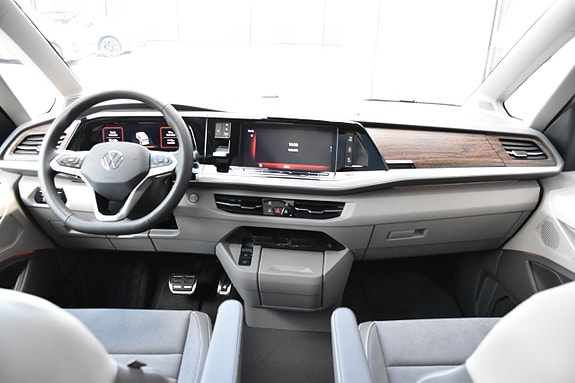 Volkswagen Multivan 10 of 20