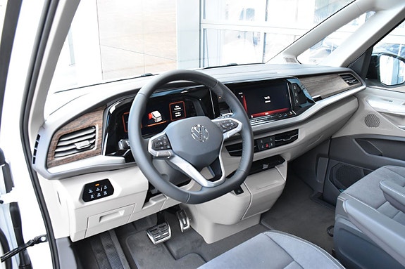 Volkswagen Multivan 5 of 5