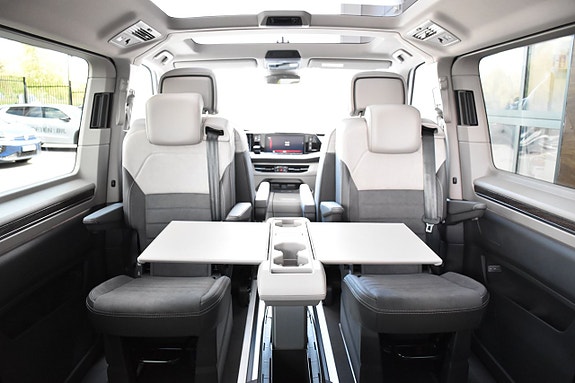 Volkswagen Multivan 8 of 20