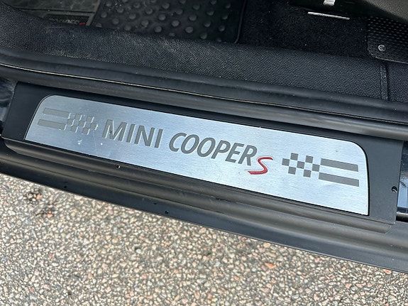 MINI Cooper 25 of 25