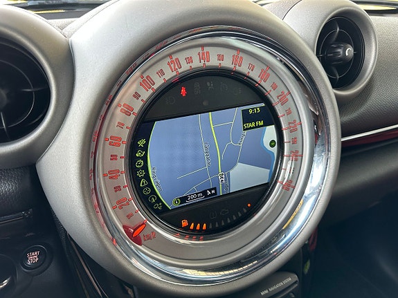 MINI Cooper 13 of 25