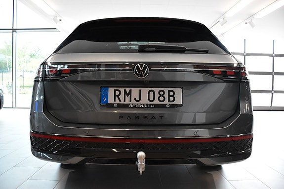 Volkswagen Passat 7 of 28