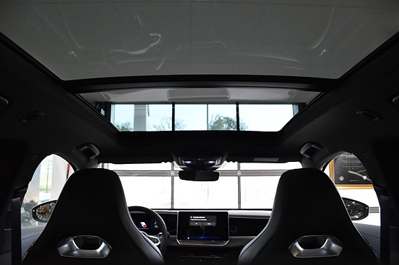Volkswagen Passat 23 of 28