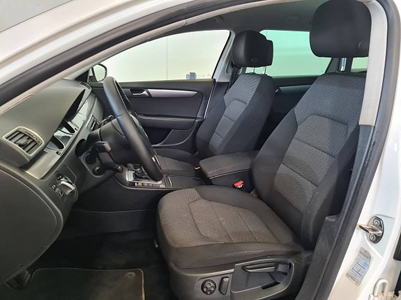 Volkswagen Passat 10 of 11