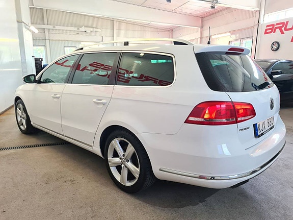 Volkswagen Passat 2 of 5