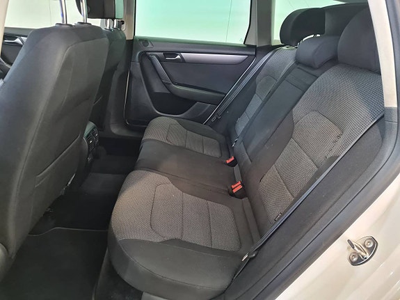 Volkswagen Passat 11 of 11