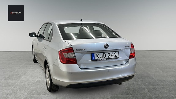Skoda Rapid 7 of 18