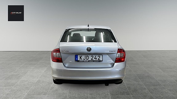 Skoda Rapid 6 of 18