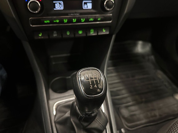 Skoda Rapid 15 of 18