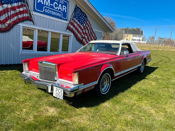 Lincoln Continental 7 of 20