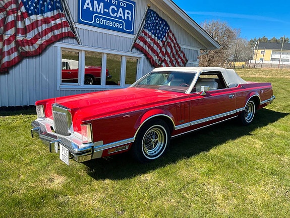 Lincoln Continental 12 of 20