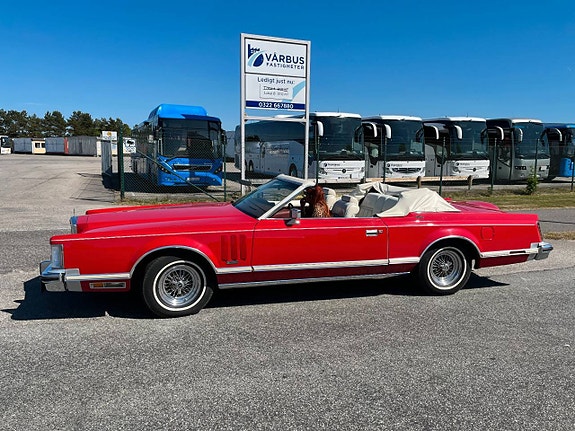 Lincoln Continental 13 of 20