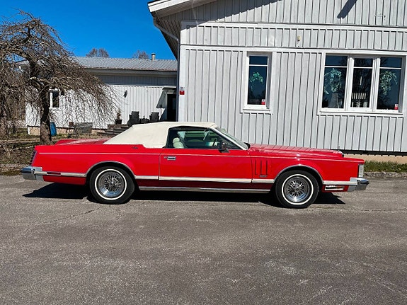 Lincoln Continental 5 of 5