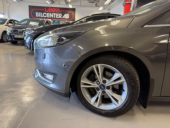 Ford Focus 2 of 22