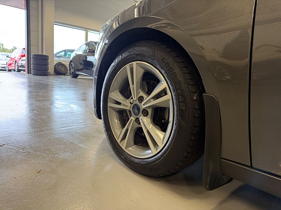 Ford Focus 10 of 22