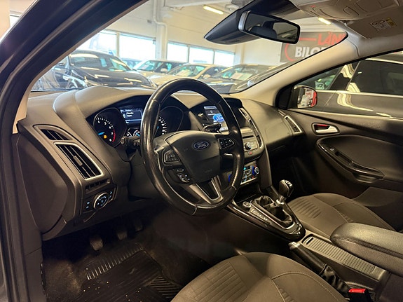 Ford Focus 12 of 22