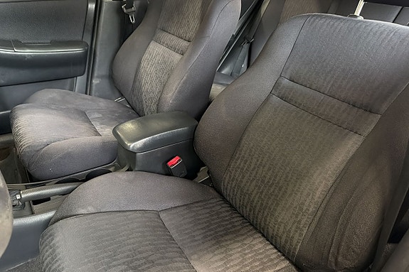 Toyota Corolla 10 of 19