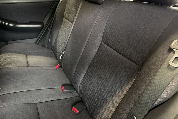 Toyota Corolla 12 of 19