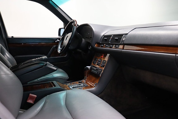 Mercedes-Benz S400 12 of 22