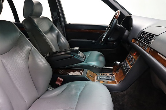 Mercedes-Benz S400 13 of 22