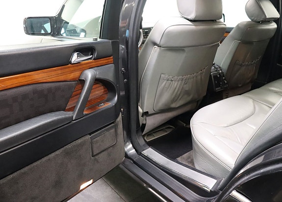 Mercedes-Benz S400 19 of 22