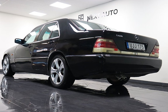 Mercedes-Benz S400 2 of 22