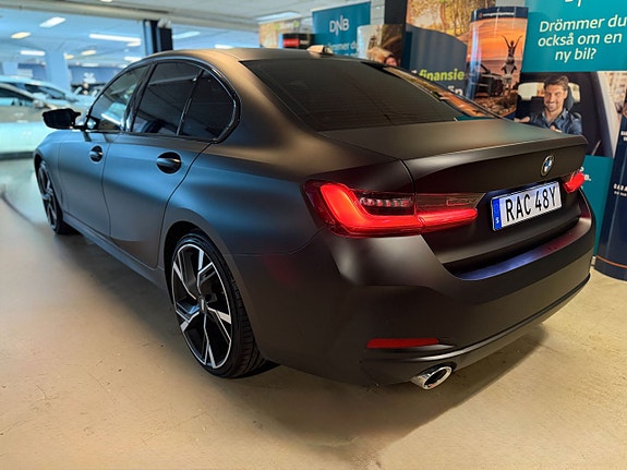 BMW 320 3 of 20