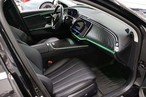 Mercedes-Benz E300 de 20 of 21