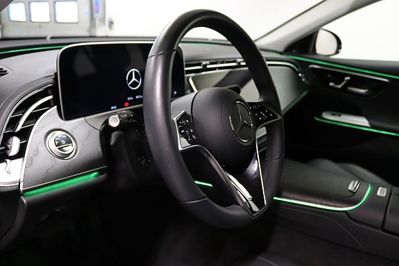 Mercedes-Benz E300 de 18 of 21