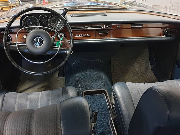 Mercedes-Benz 280 11 of 27