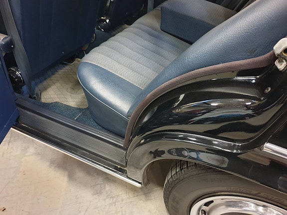 Mercedes-Benz 280 18 of 27